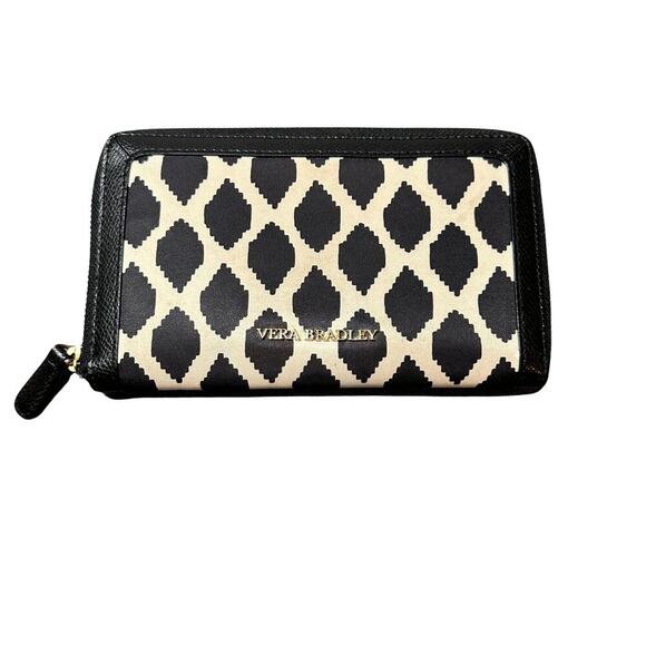 Vera Bradley Handbags - 🖤 Vera Bradley Zip-Around Wallet 🖤 Black & White Lattice | Chic & Functional